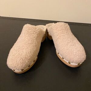 J. Crew Women’s Size 9 Faux Fur Sherpa Studded Wood Sole Slip On Mules/ Clogs